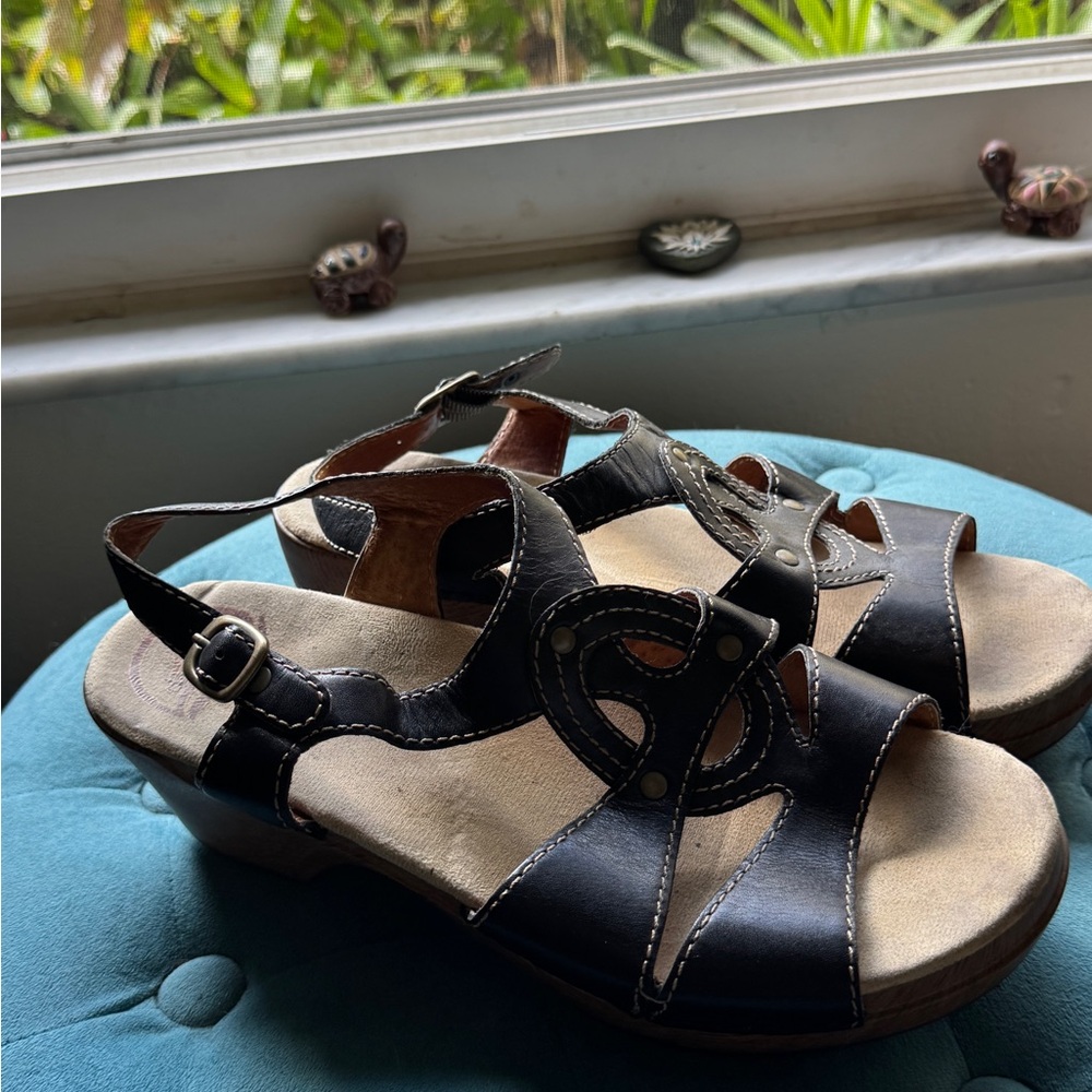 Stylish Black Sandals